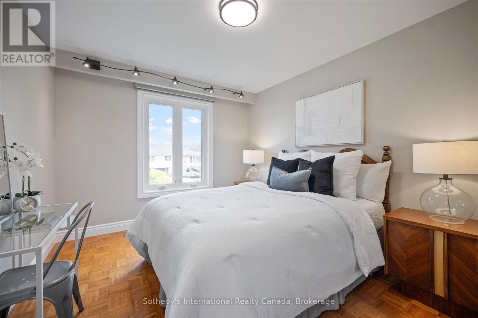 1248 LANDFAIR CRESCENT Image 37