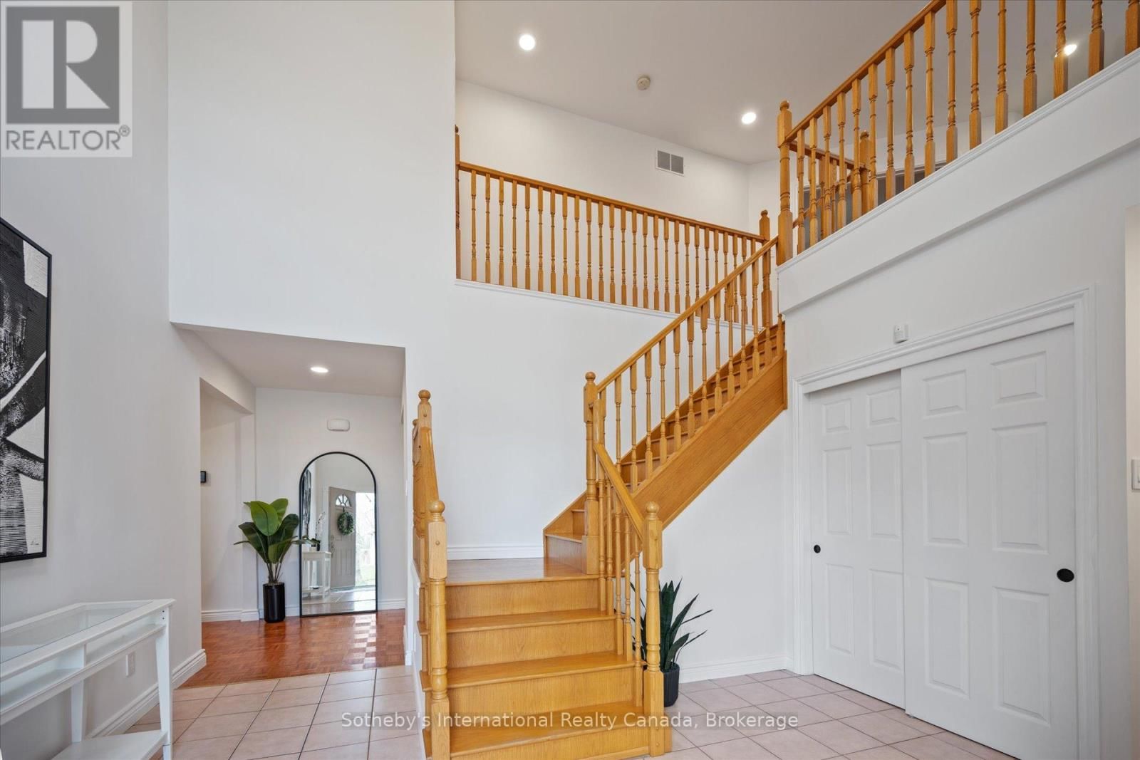 1248 LANDFAIR CRESCENT Image 4