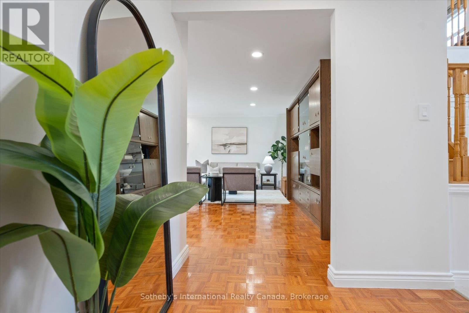 1248 LANDFAIR CRESCENT Image 5