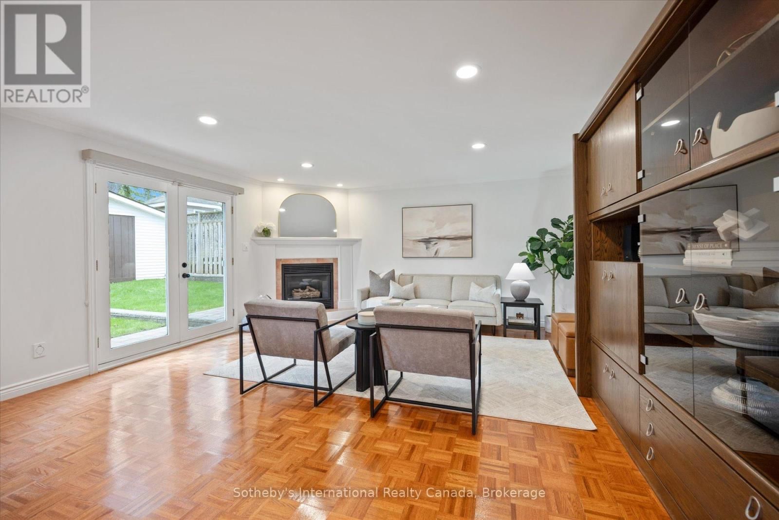 1248 LANDFAIR CRESCENT Image 6