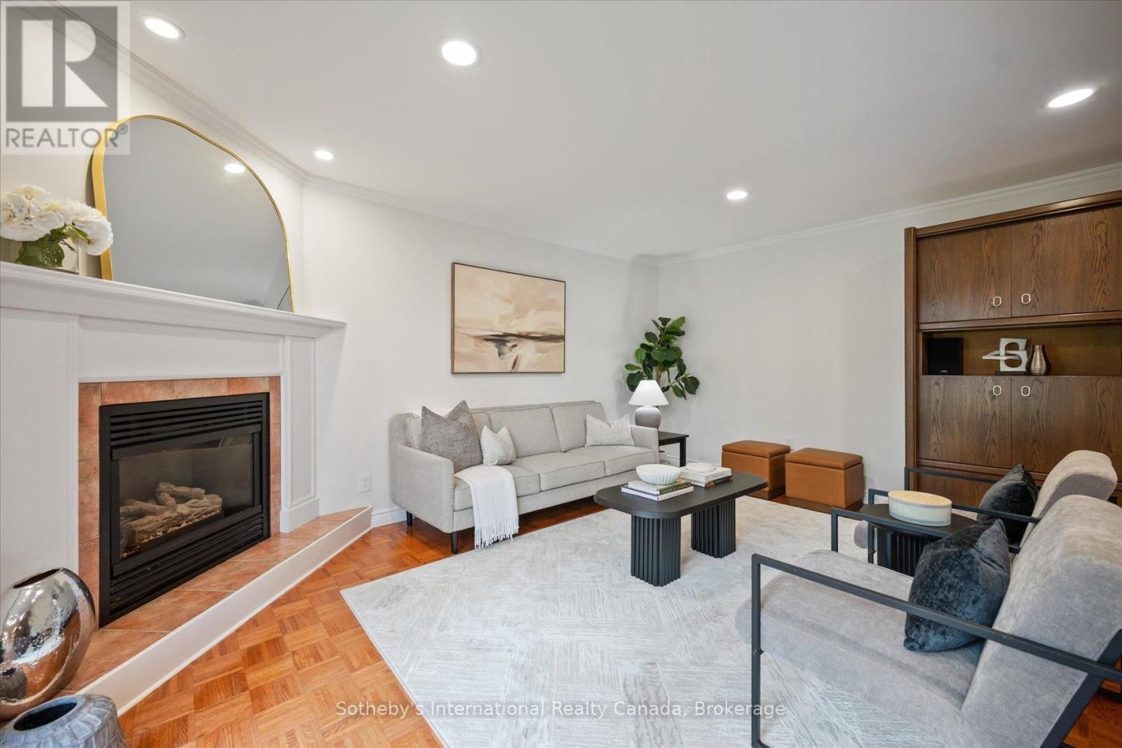 1248 LANDFAIR CRESCENT Image 9