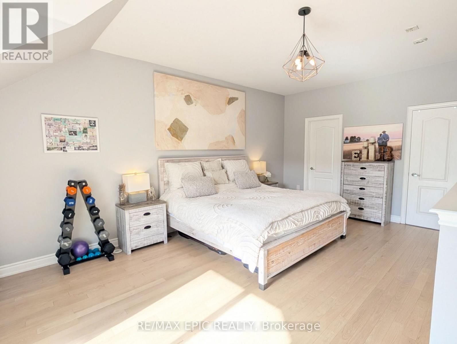 3 - 235 VAN DUSEN BOULEVARD Image 15