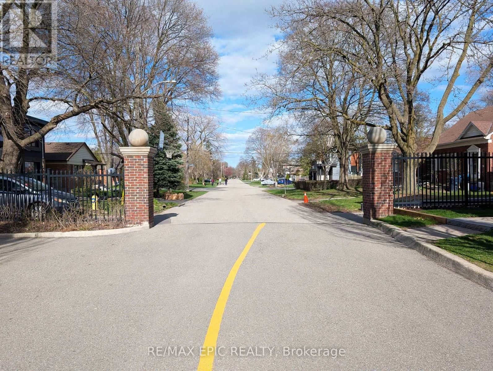 3 - 235 VAN DUSEN BOULEVARD Image 20