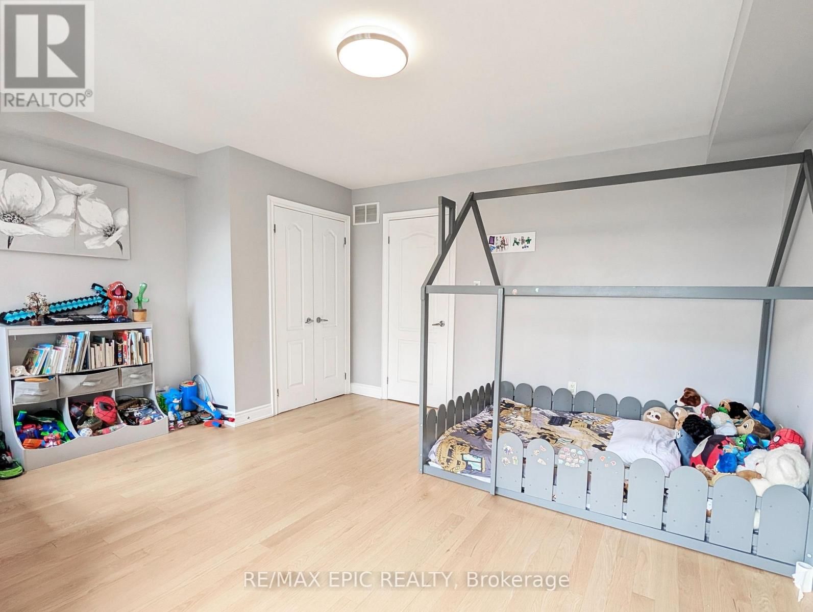 3 - 235 VAN DUSEN BOULEVARD Image 9