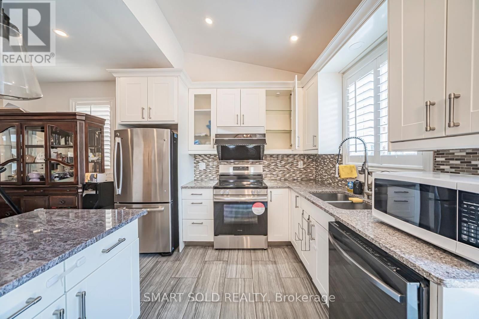 Upper - 3486 FOUNTAIN PARK AVENUE Image 24