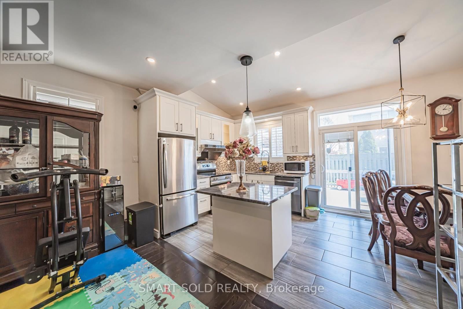 Upper - 3486 FOUNTAIN PARK AVENUE Image 26