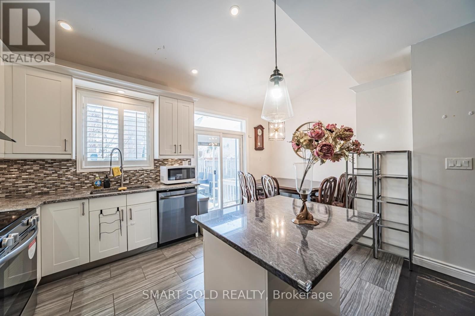 Upper - 3486 FOUNTAIN PARK AVENUE Image 28