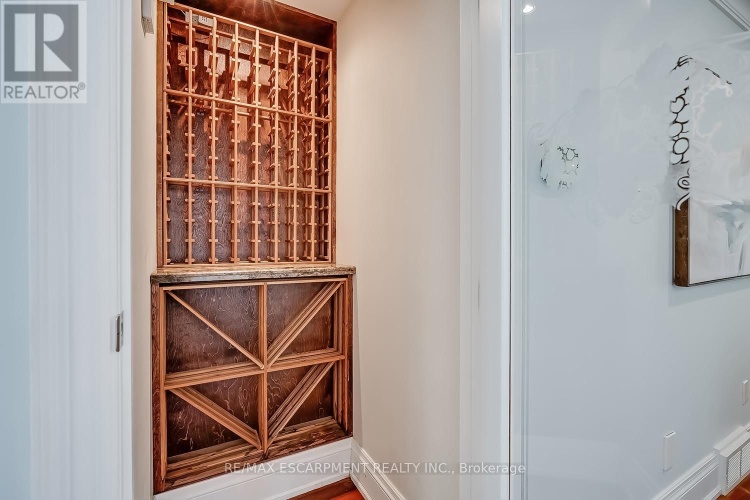 2428 LAKESHORE ROAD Image 16