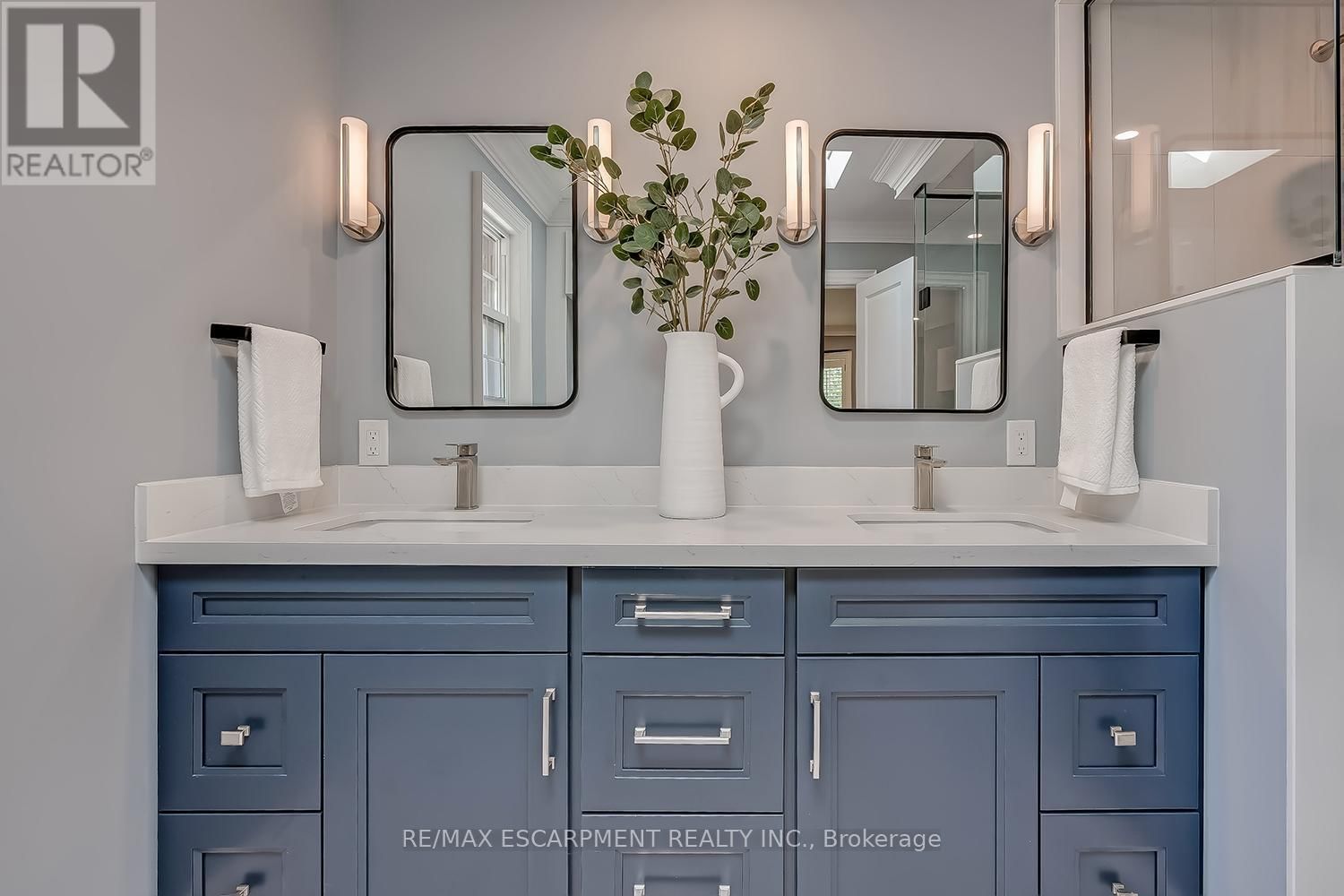 2428 LAKESHORE ROAD Image 24