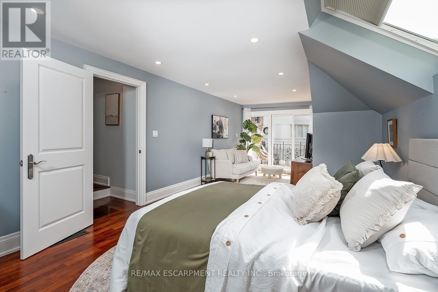 2428 LAKESHORE ROAD Image 31