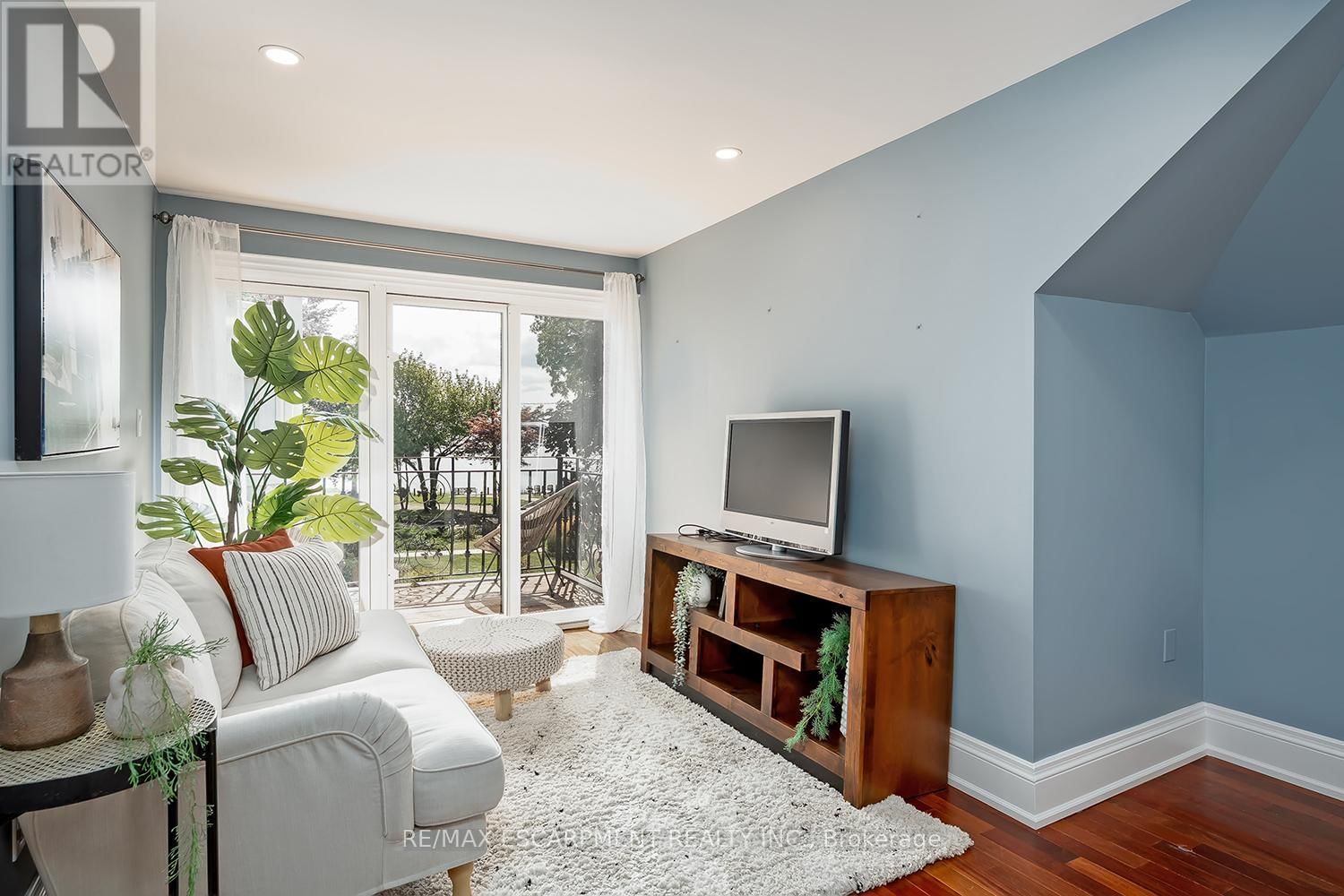 2428 LAKESHORE ROAD Image 33