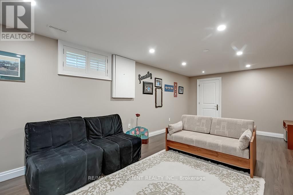 2428 LAKESHORE ROAD Image 36