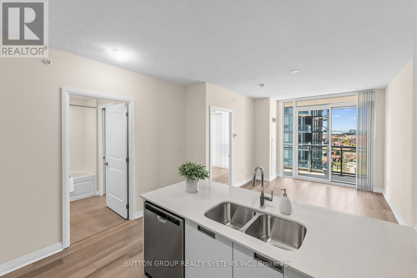 1410 - 5025 FOUR SPRINGS AVENUE Image 13