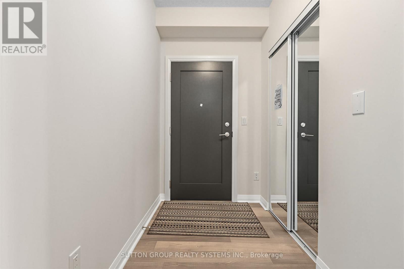 1410 - 5025 FOUR SPRINGS AVENUE Image 3