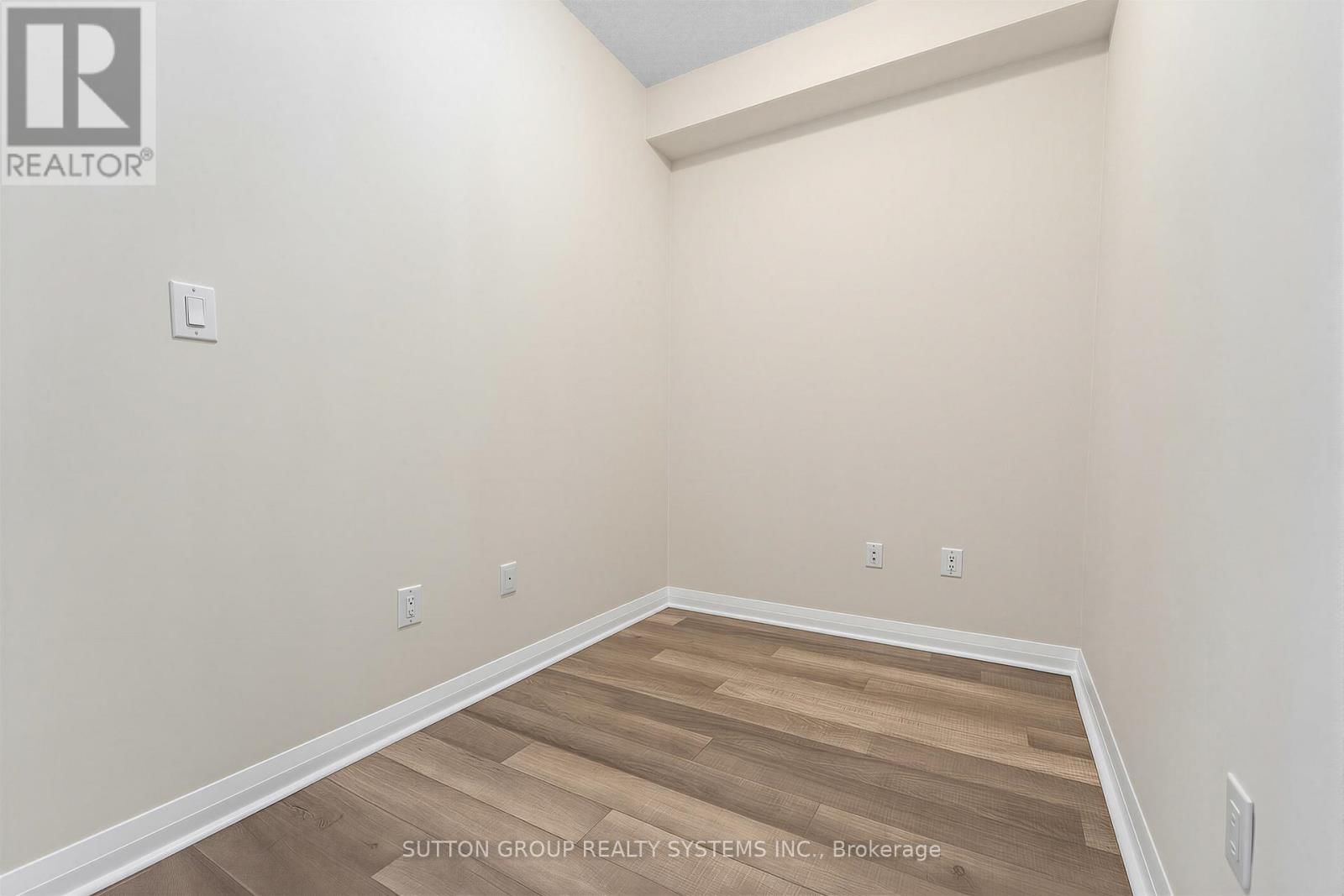 1410 - 5025 FOUR SPRINGS AVENUE Image 6