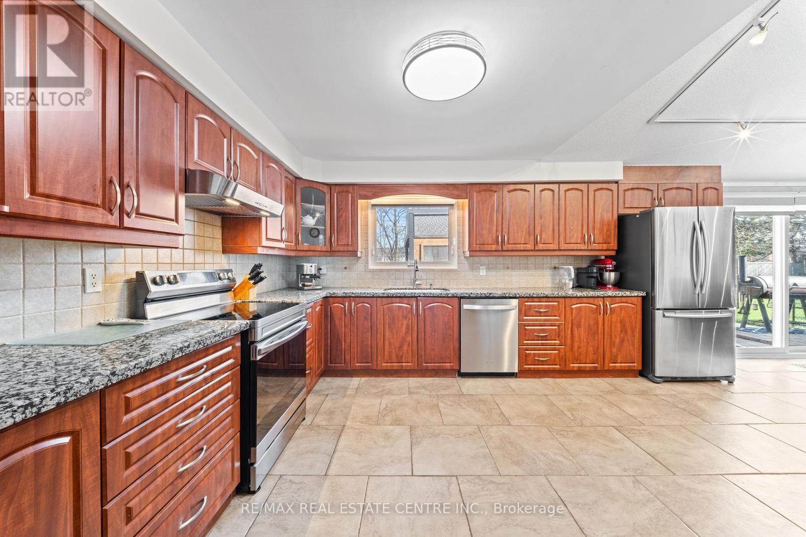 44 MIKADO CRESCENT Image 18