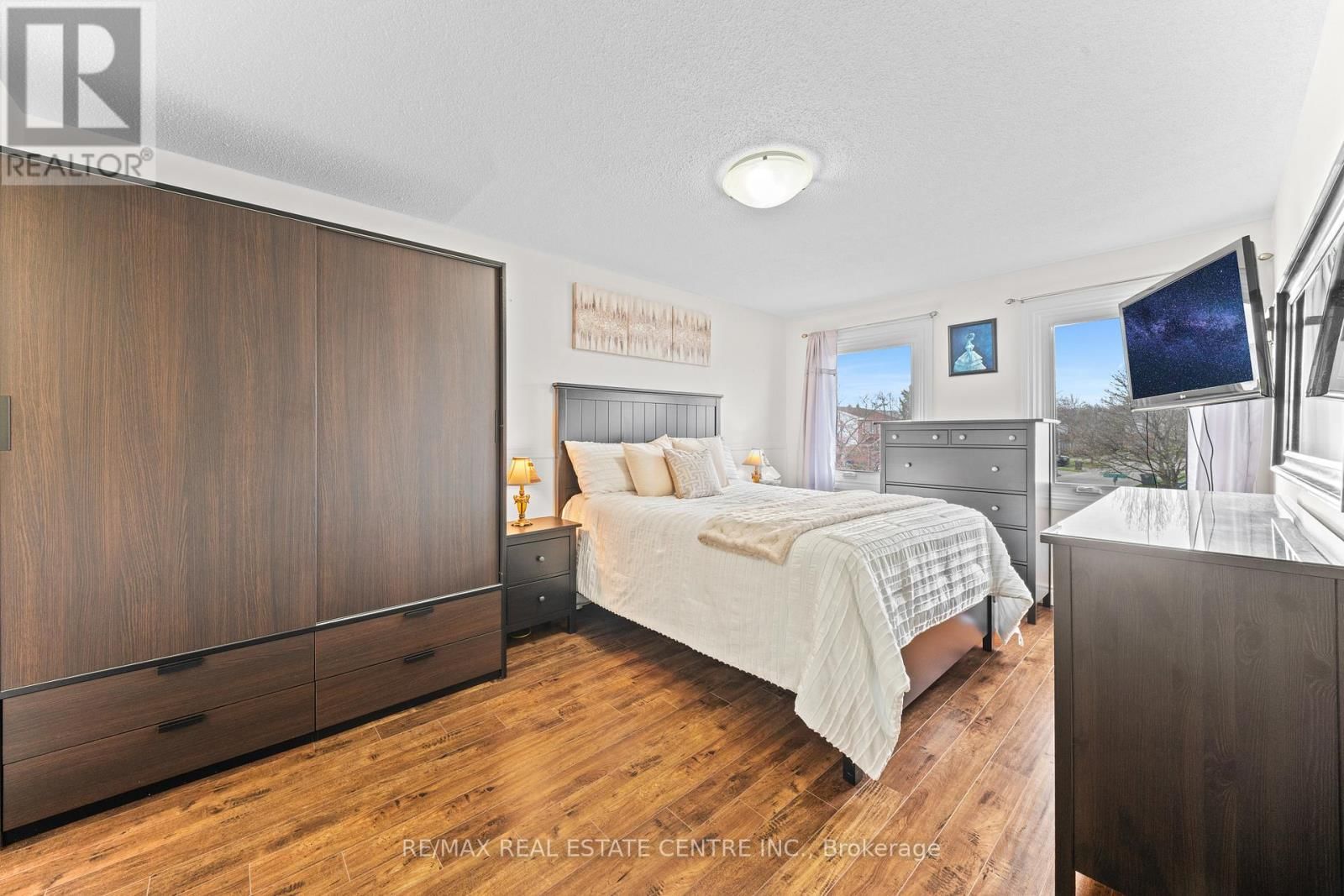 44 MIKADO CRESCENT Image 26