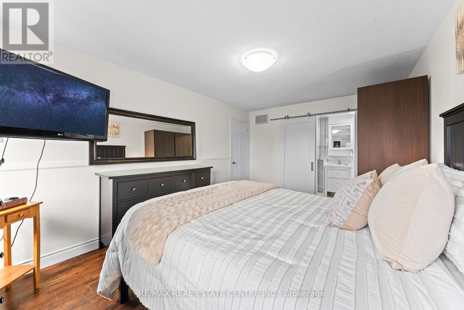 44 MIKADO CRESCENT Image 28