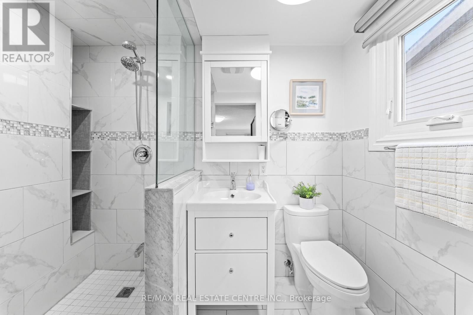 44 MIKADO CRESCENT Image 29