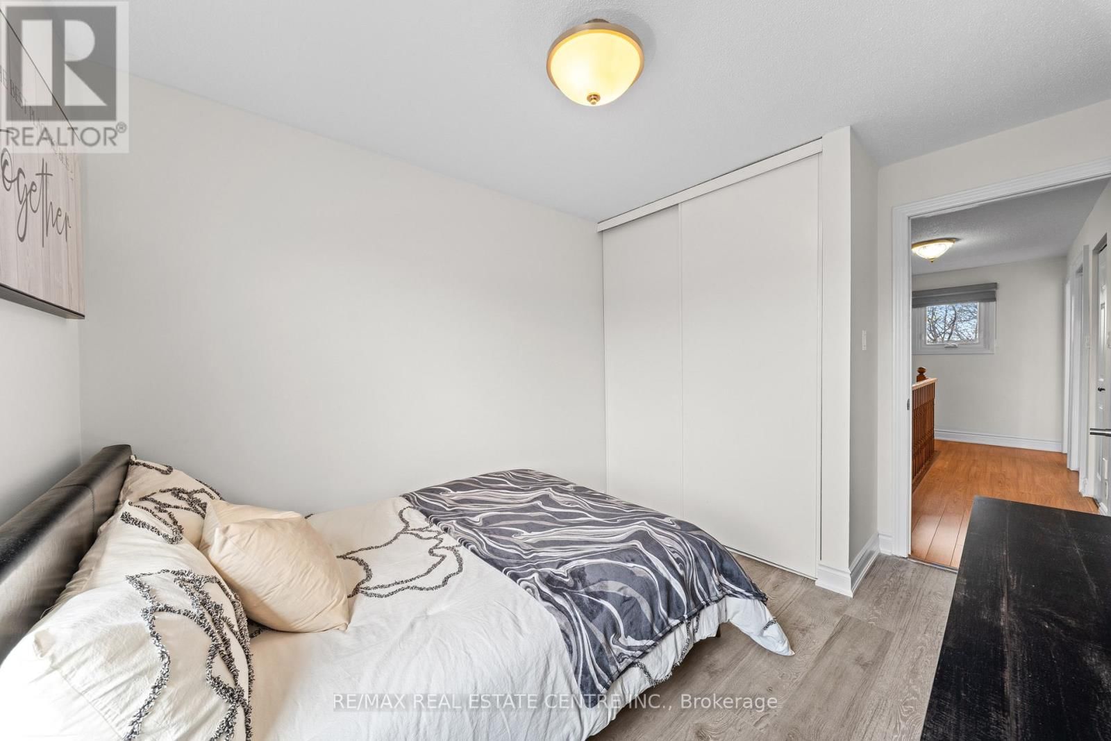 44 MIKADO CRESCENT Image 32