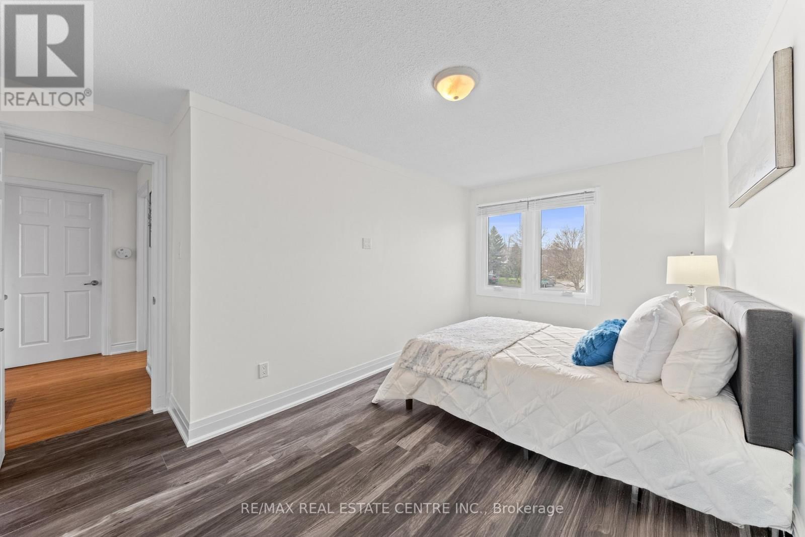 44 MIKADO CRESCENT Image 34