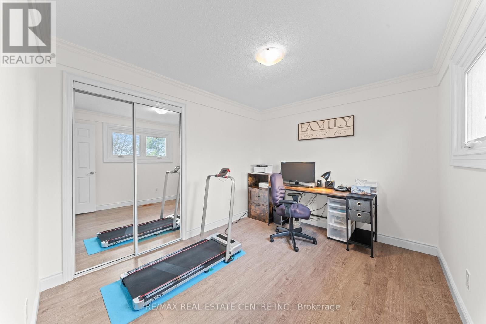 44 MIKADO CRESCENT Image 37