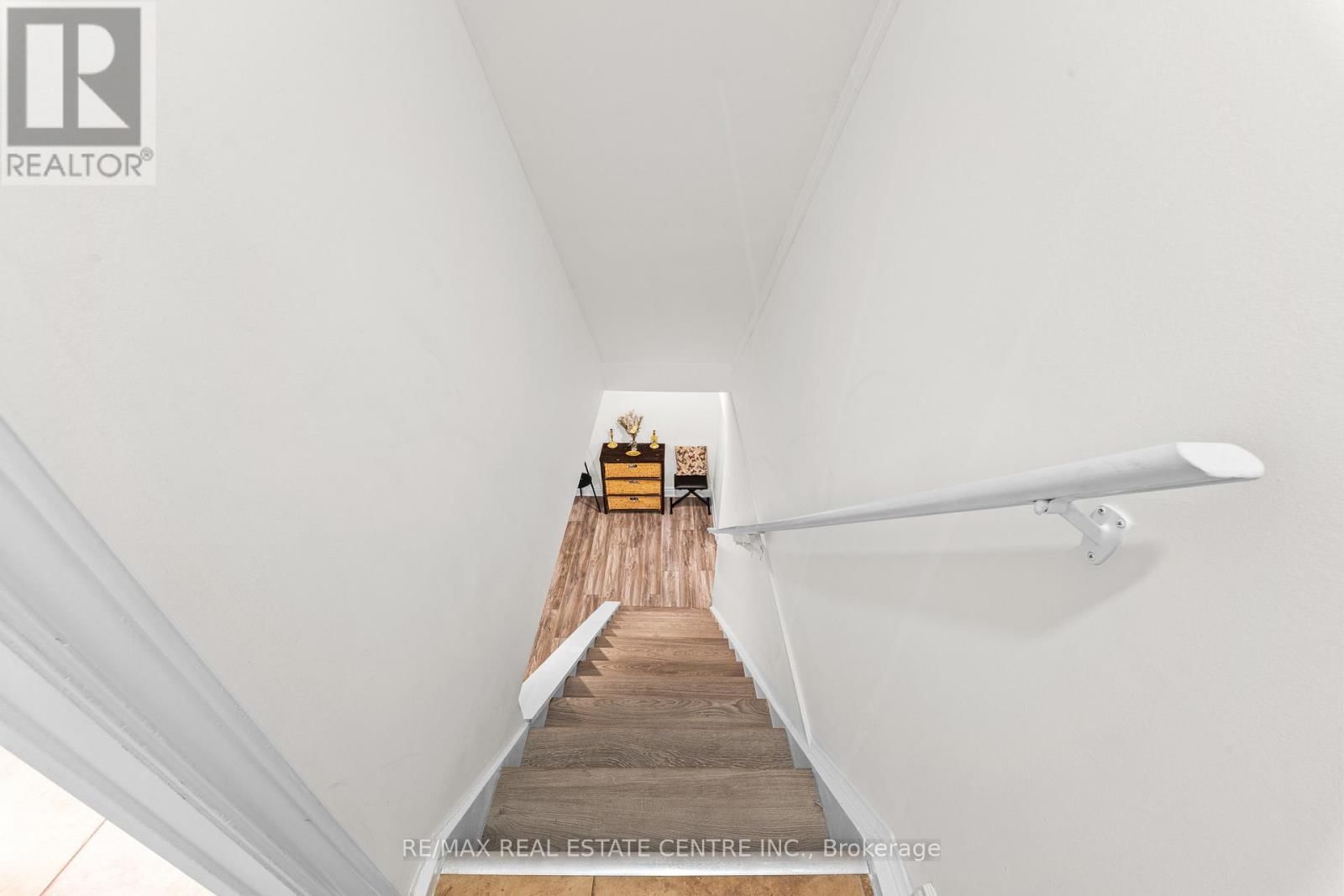 44 MIKADO CRESCENT Image 39