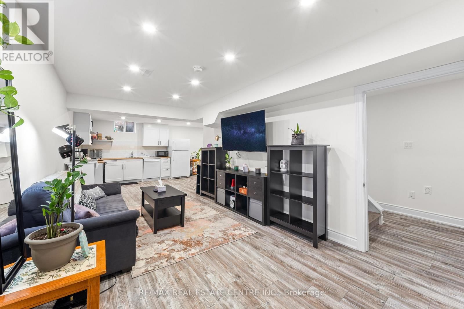 44 MIKADO CRESCENT Image 41