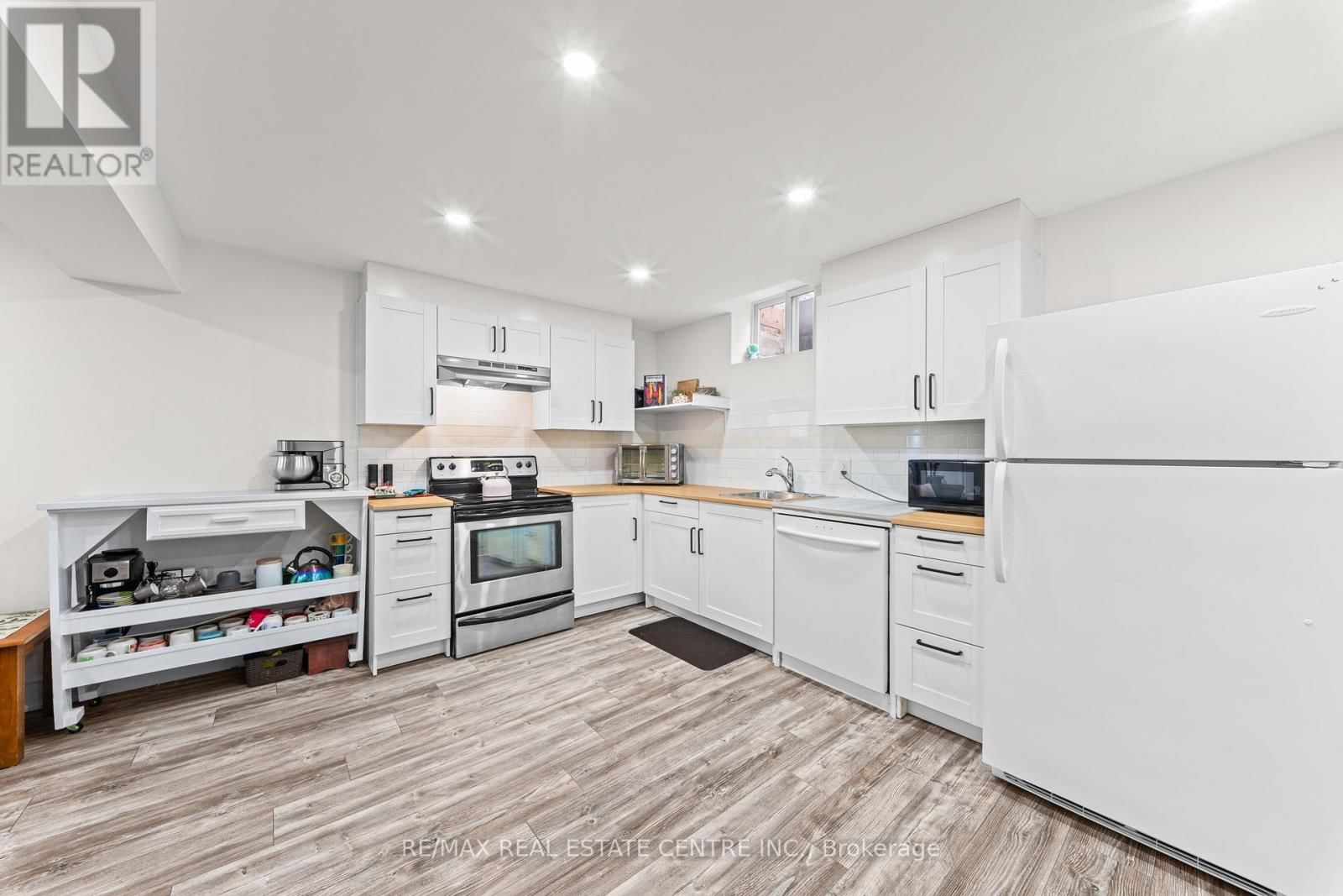 44 MIKADO CRESCENT Image 42