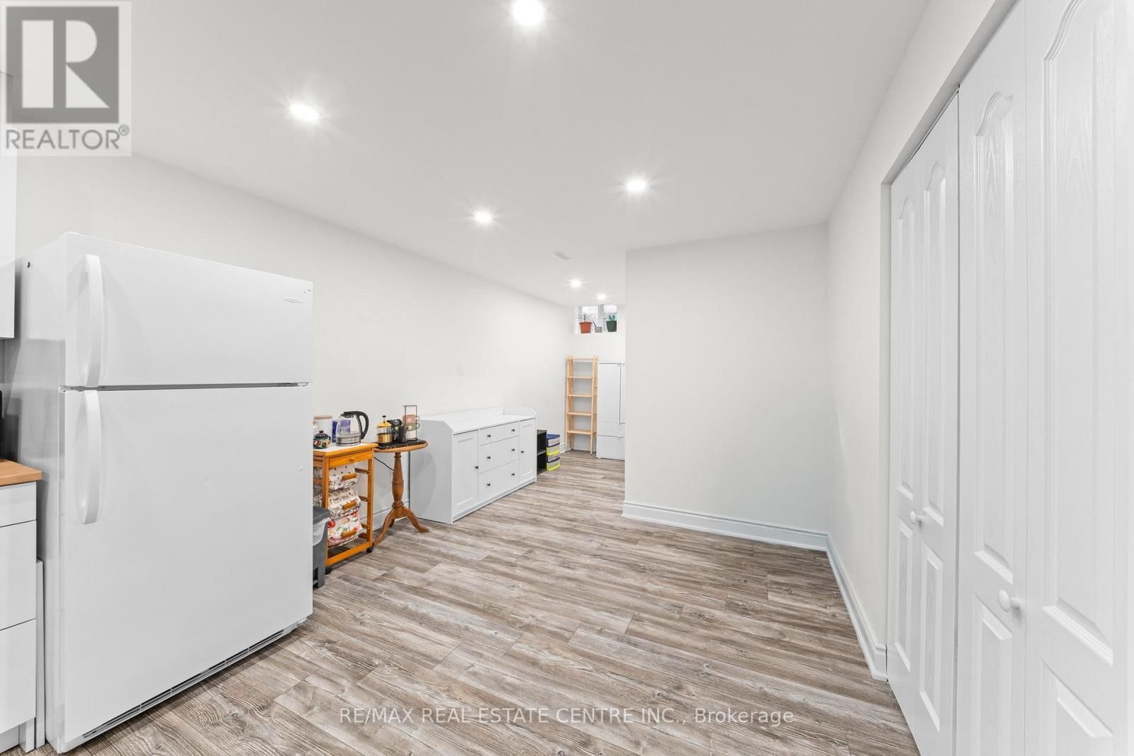 44 MIKADO CRESCENT Image 43