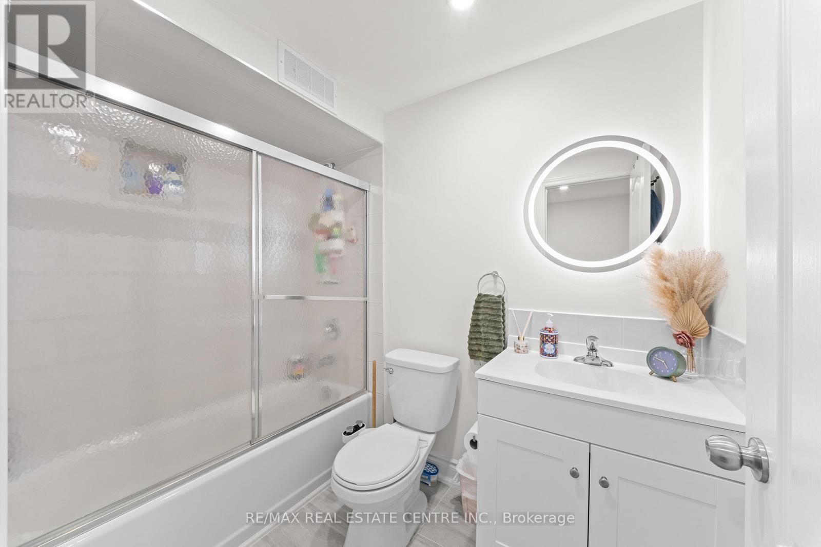 44 MIKADO CRESCENT Image 45