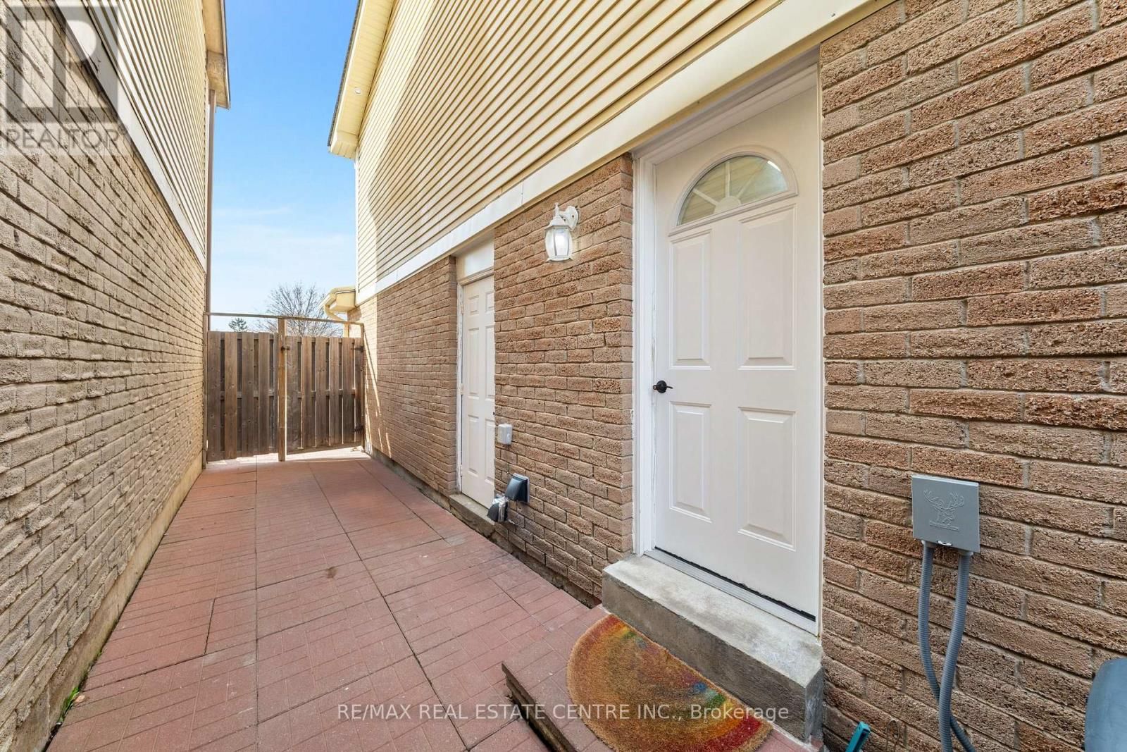 44 MIKADO CRESCENT Image 46