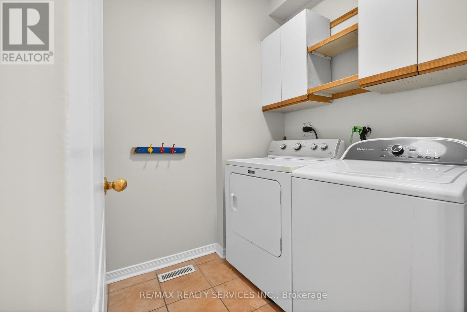 47 UPPER HIGHLANDS DRIVE Image 21