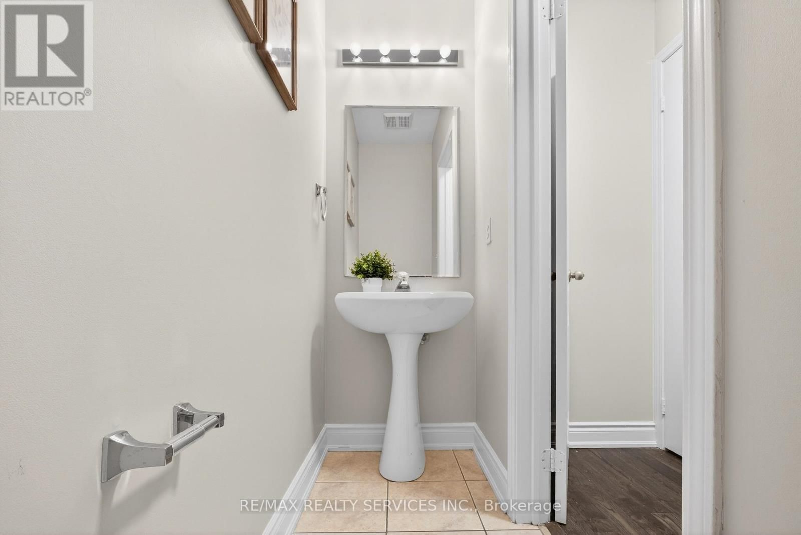 47 UPPER HIGHLANDS DRIVE Image 22