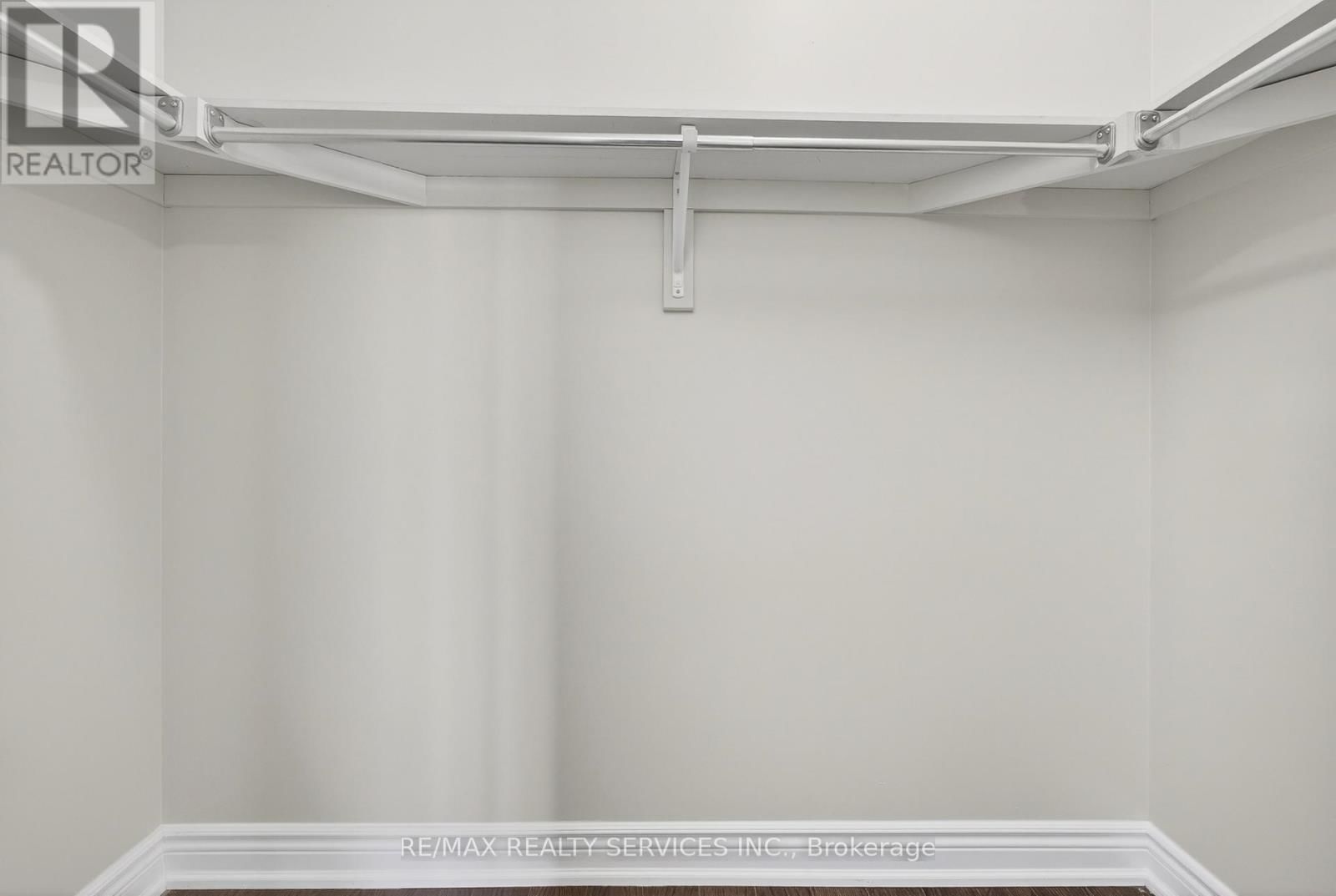 47 UPPER HIGHLANDS DRIVE Image 27