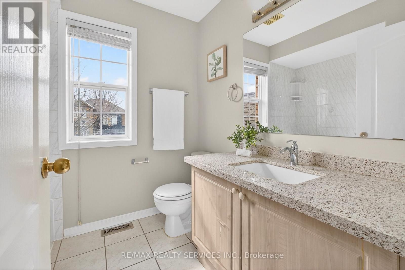 47 UPPER HIGHLANDS DRIVE Image 31