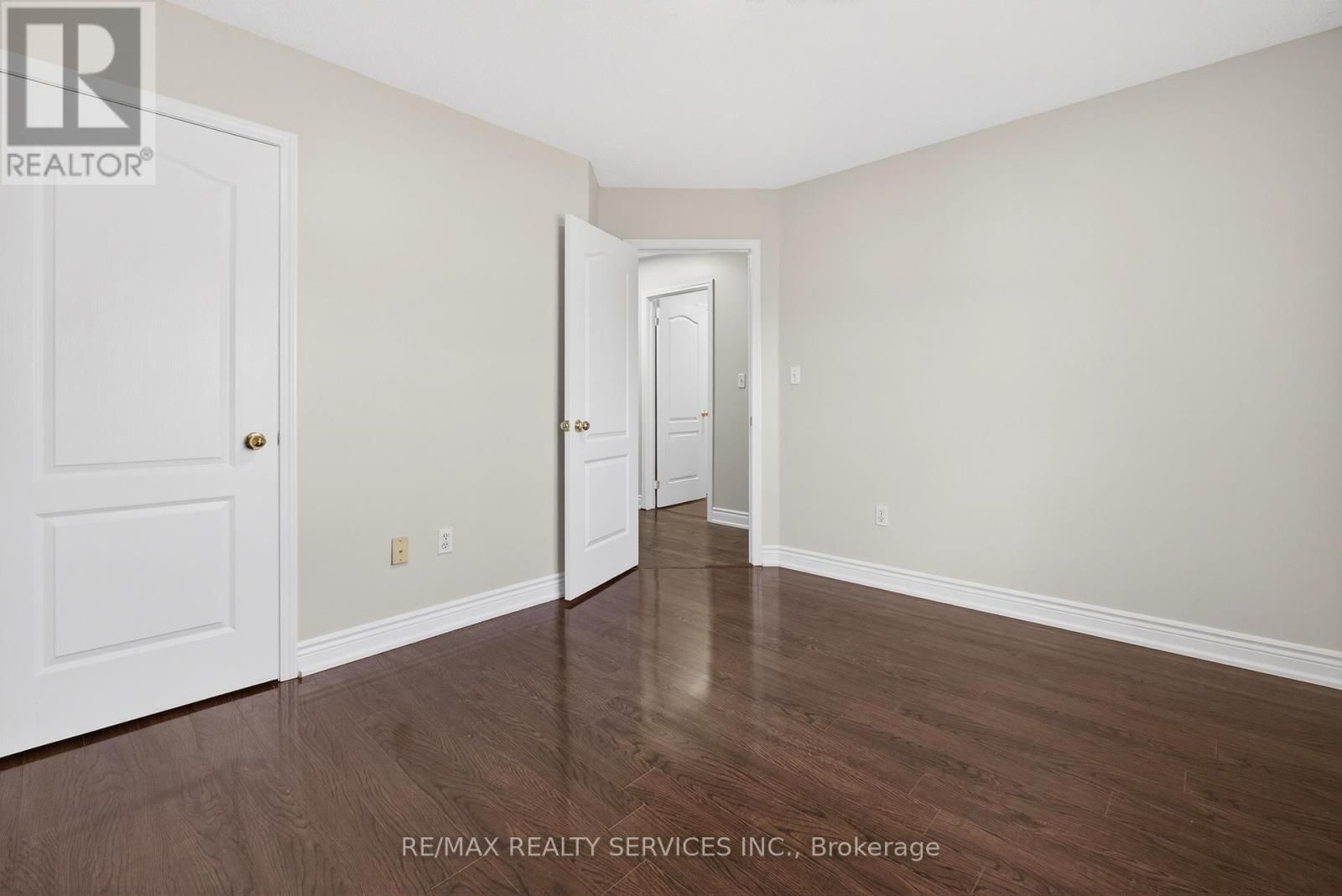 47 UPPER HIGHLANDS DRIVE Image 34