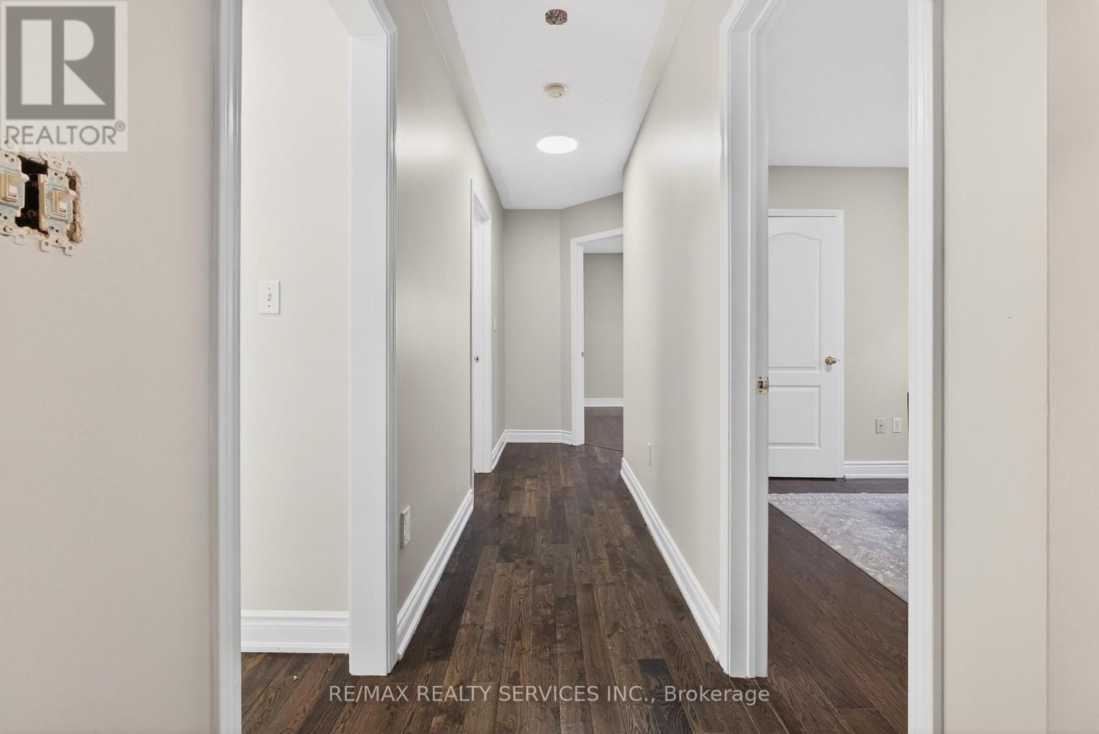 47 UPPER HIGHLANDS DRIVE Image 35