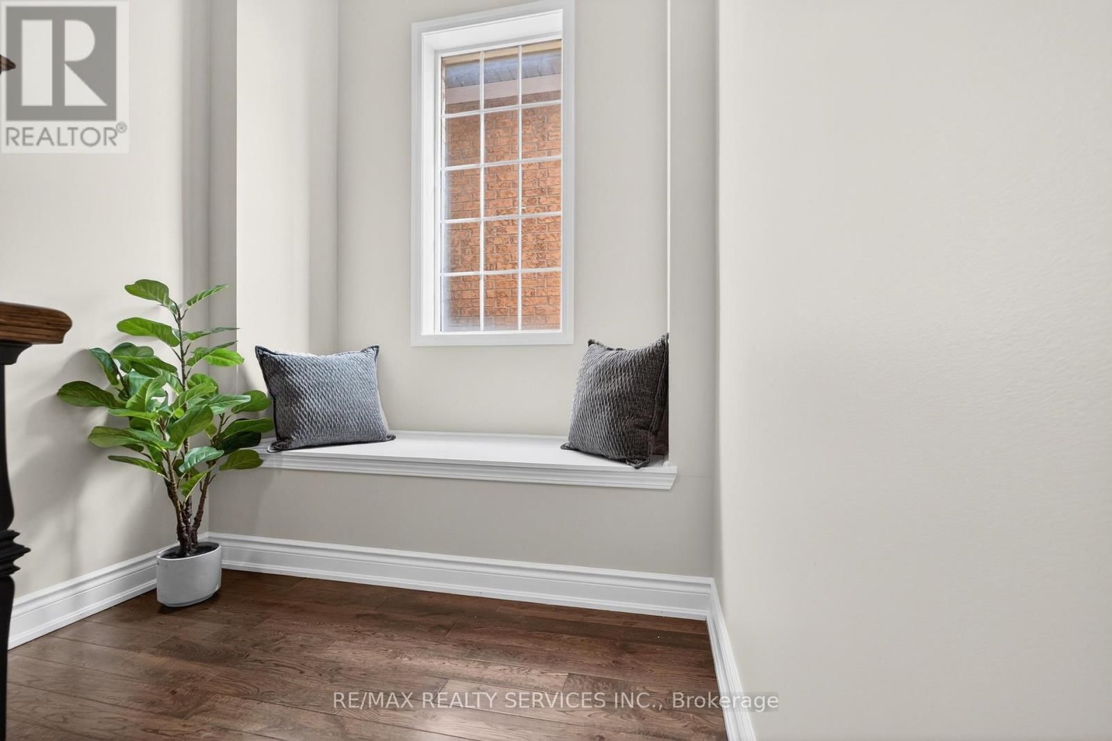 47 UPPER HIGHLANDS DRIVE Image 37