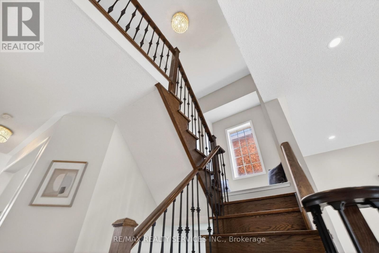 47 UPPER HIGHLANDS DRIVE Image 38