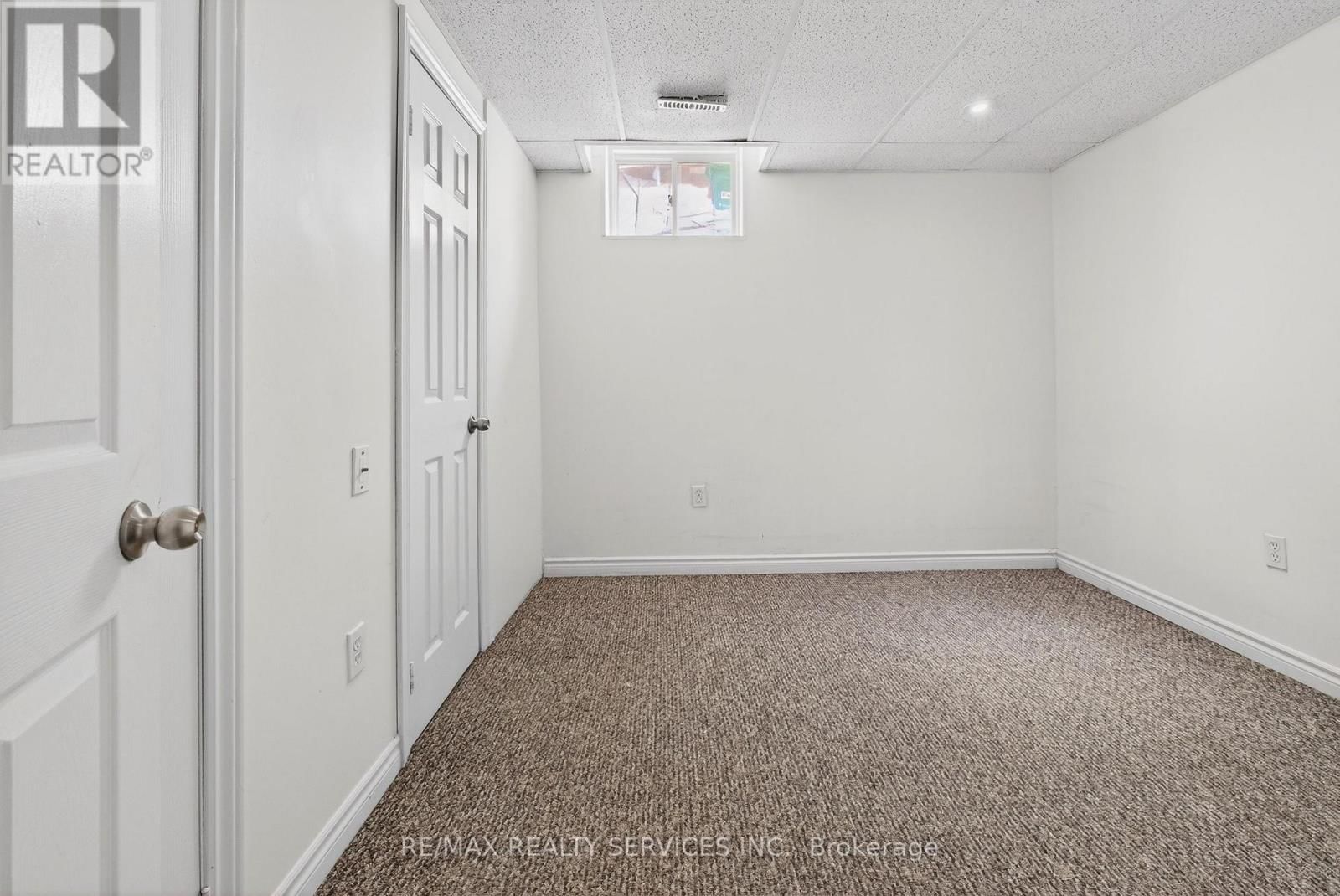 47 UPPER HIGHLANDS DRIVE Image 42