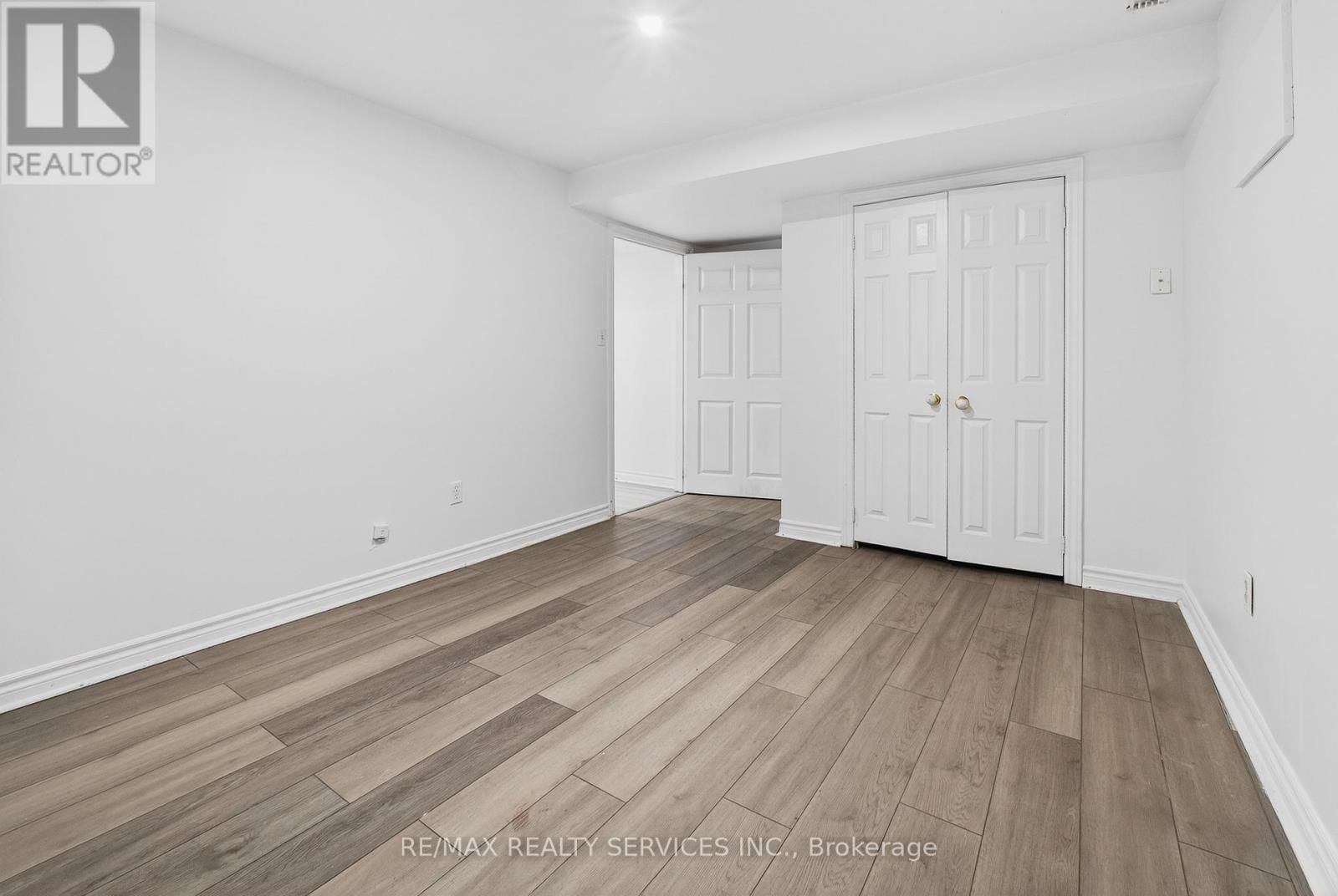 47 UPPER HIGHLANDS DRIVE Image 44