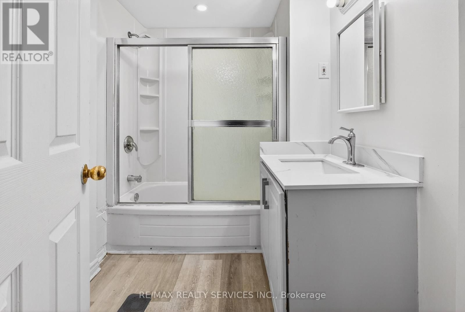 47 UPPER HIGHLANDS DRIVE Image 45