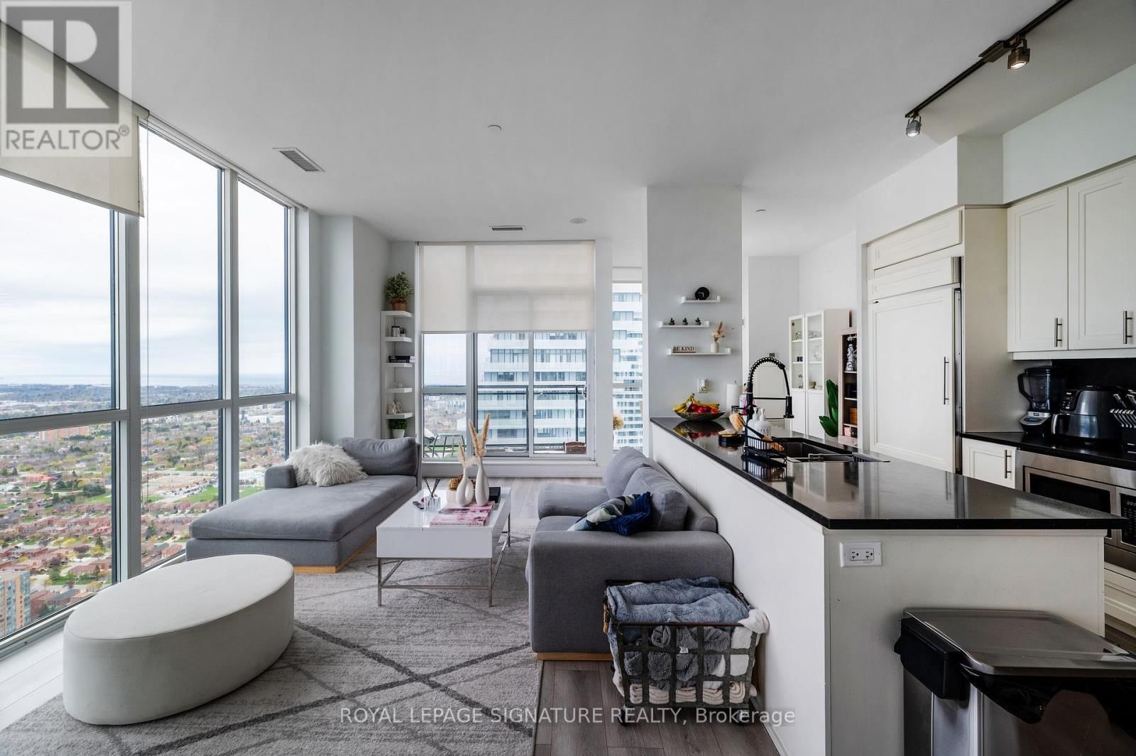 PH4 - 4011 BRICKSTONE MEWS Image 1