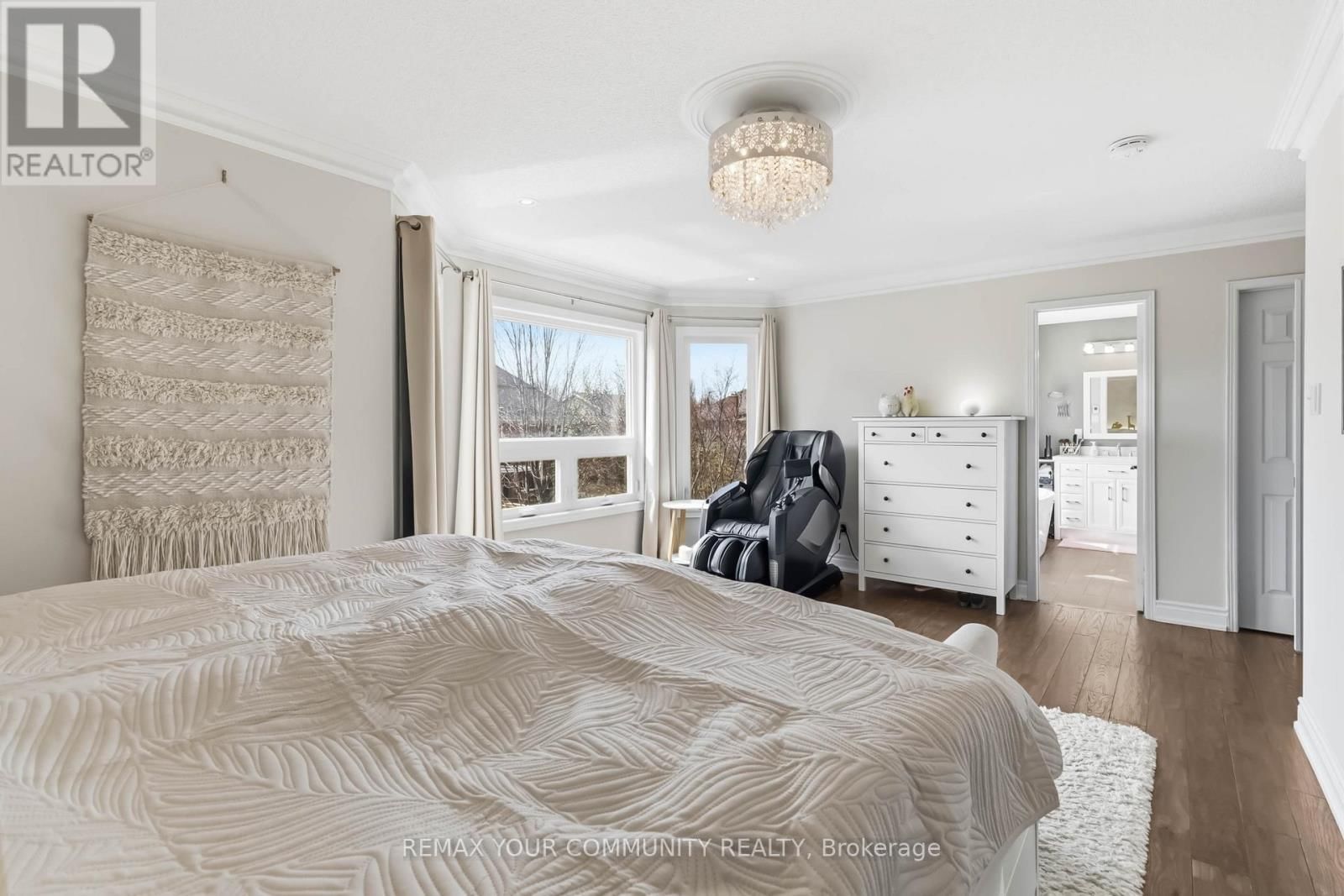 4184 VERMONT CRESCENT Image 22