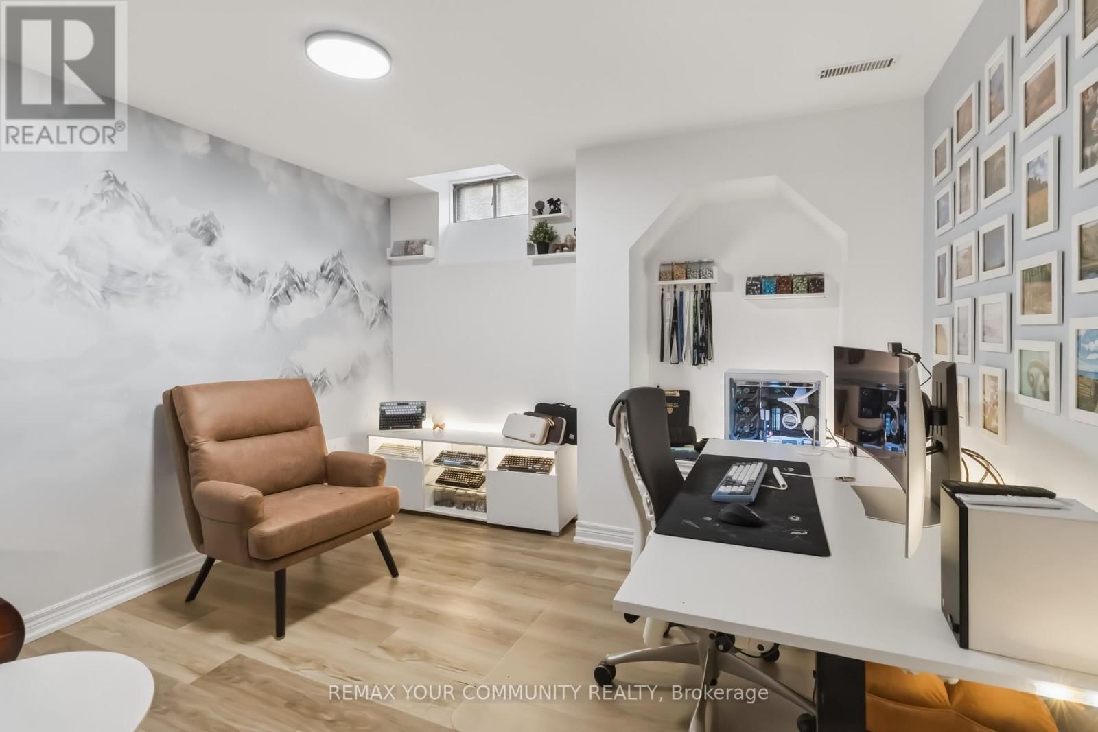 4184 VERMONT CRESCENT Image 37