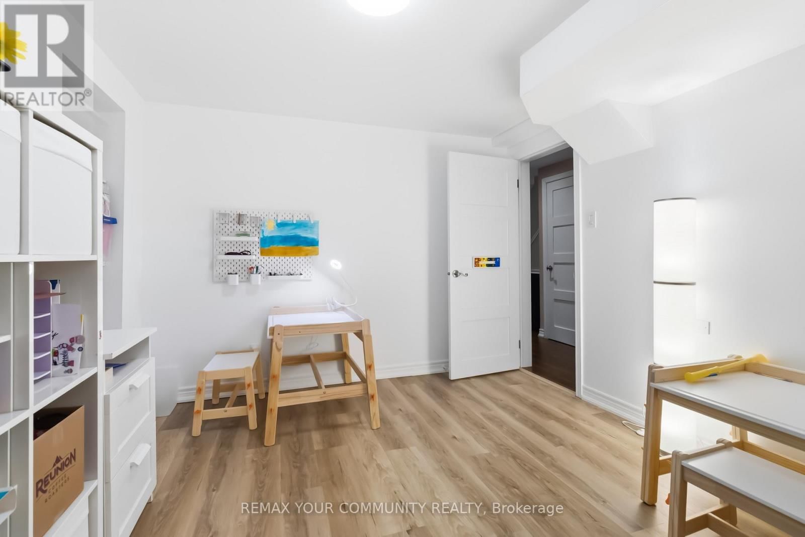 4184 VERMONT CRESCENT Image 39