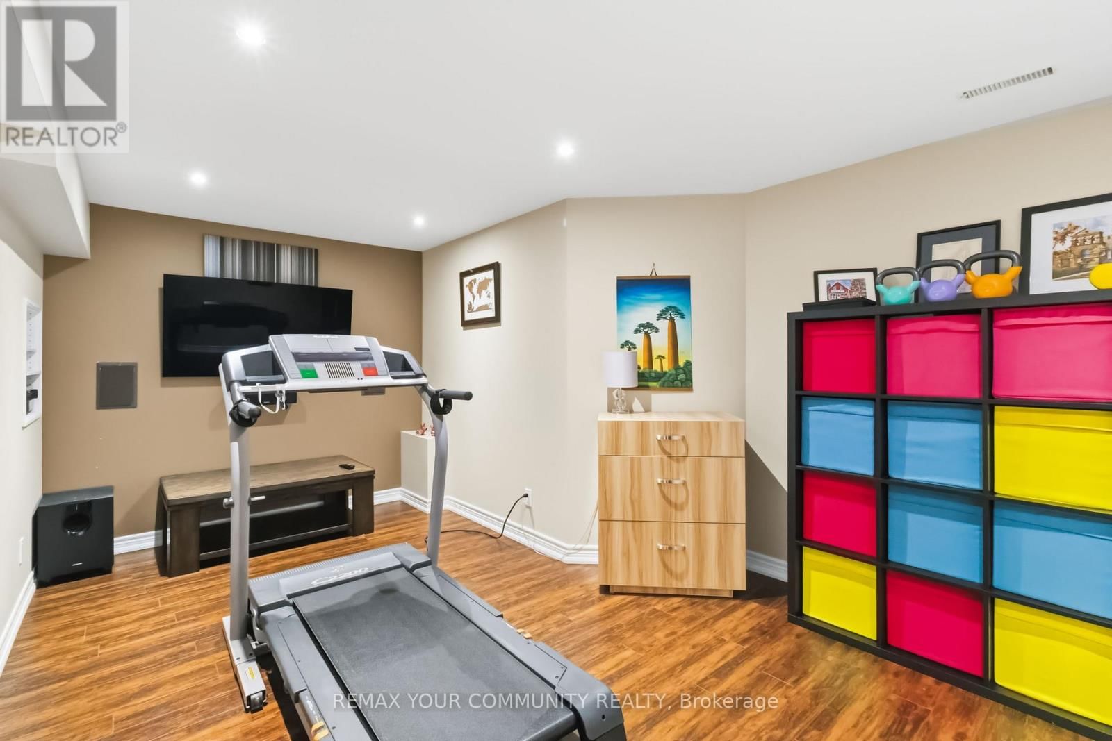 4184 VERMONT CRESCENT Image 41