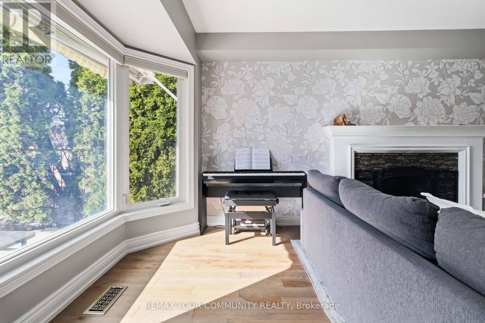 4184 VERMONT CRESCENT Image 7