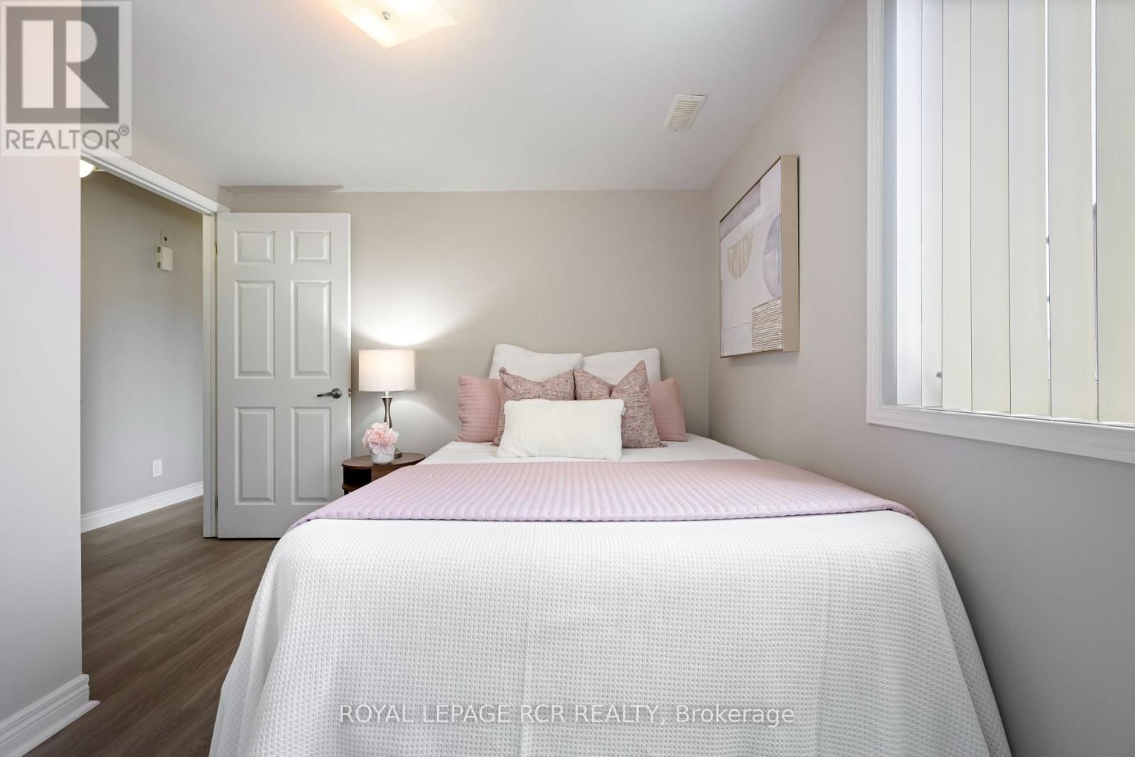 209 - 70 FIRST STREET Image 11